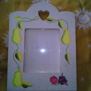 Source Unknown Heart Cutout Fruit Frame